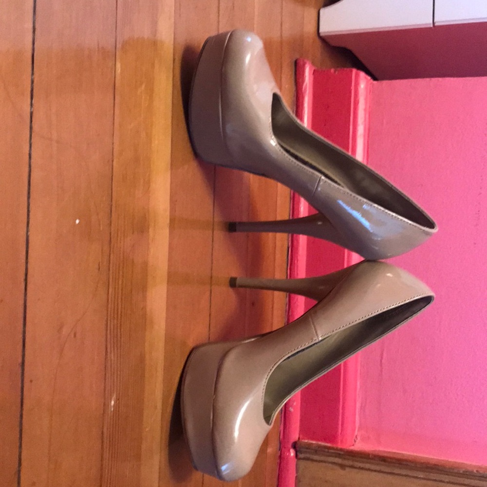 Heels - Picture 8 of 8